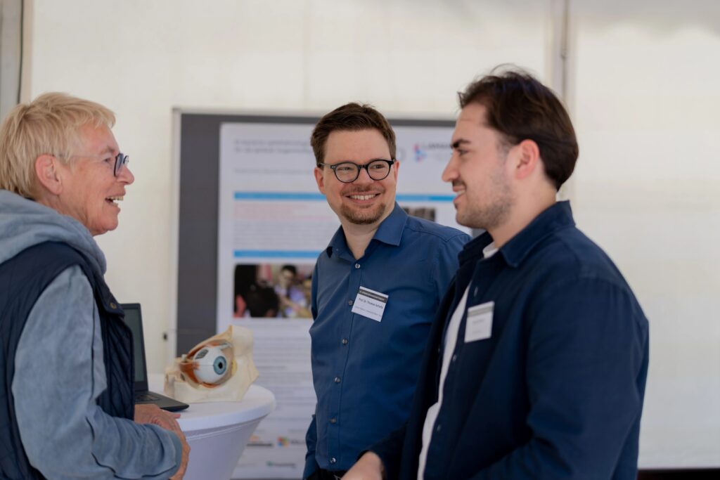 Research projects by Prof. Dr. Thomas Schultz on the use of AI in the diagnosis and treatment of eye diseases were also presented.