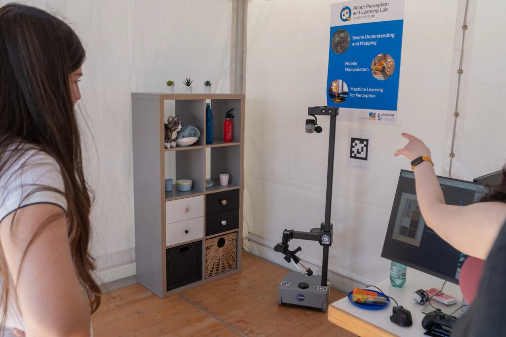 The household robot "Stretch" from the Robot Perception and Learning Lab led by JProf. Dr. Hermann Blum
